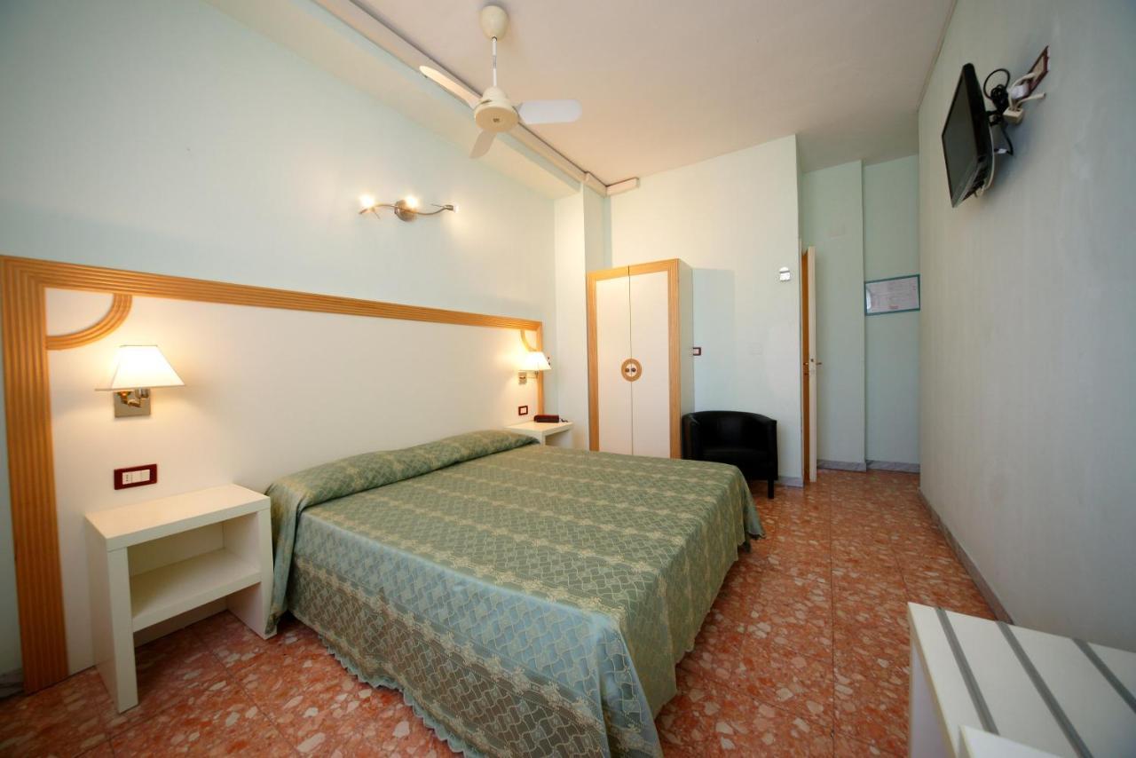 Hotel Liberty Viareggio Luaran gambar