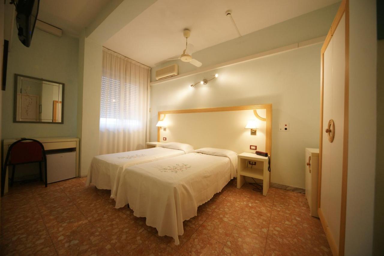 Hotel Liberty Viareggio Luaran gambar