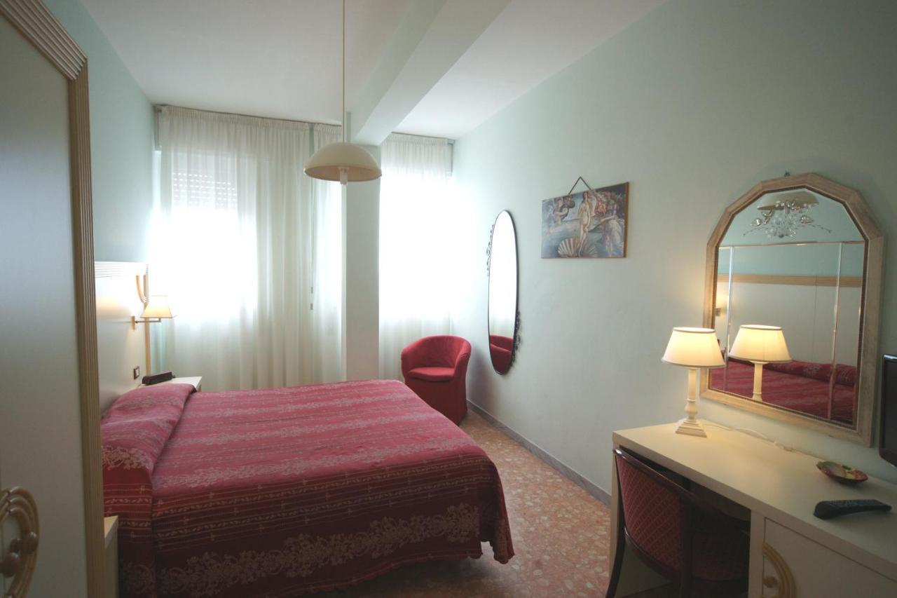 Hotel Liberty Viareggio Luaran gambar