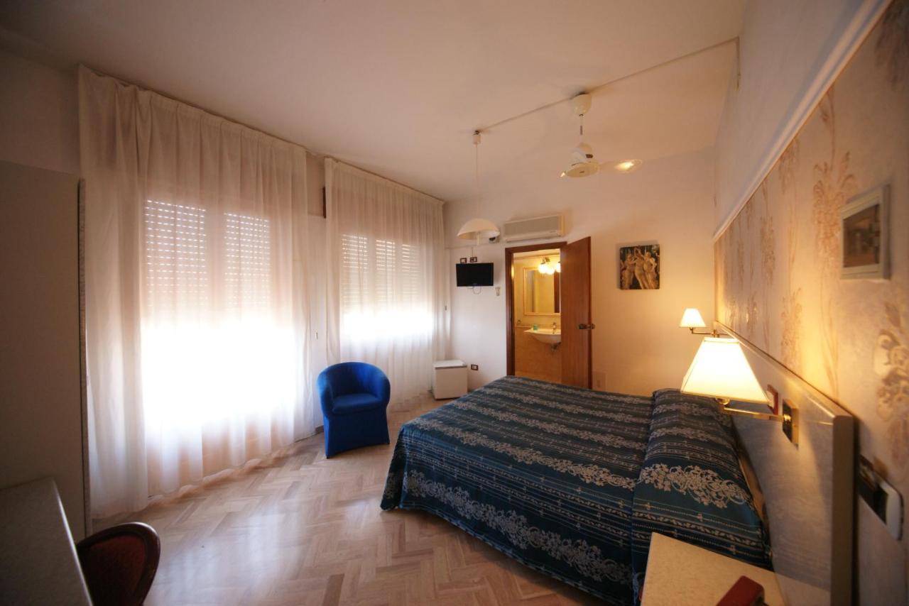 Hotel Liberty Viareggio Luaran gambar