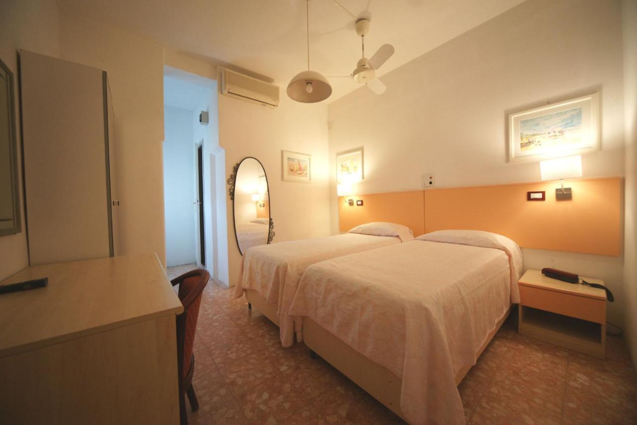 Hotel Liberty Viareggio Luaran gambar